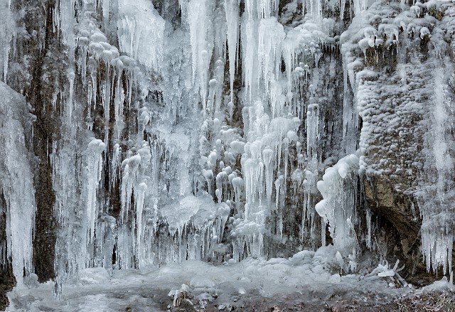 Icicles 17-1688.jpg